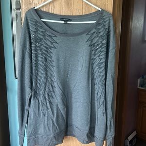 🎽 Rock & Republic woman’s long sleeve top.